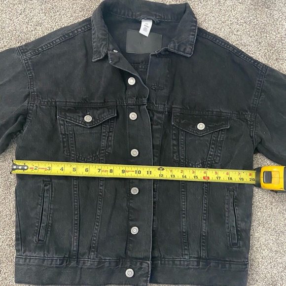 **SOLD** H&M black denim jacket - Picture 6 of 7
